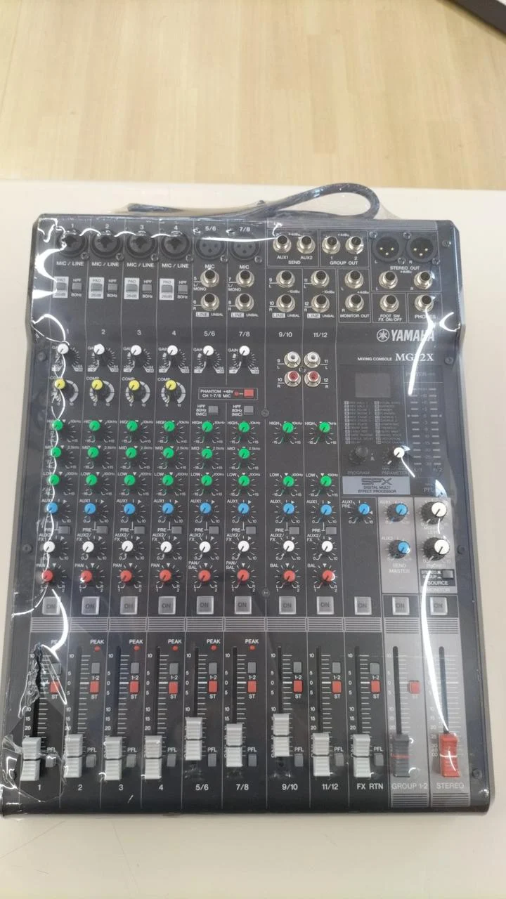 YAMAHA 12-Kanal-Analogmischer MG12X