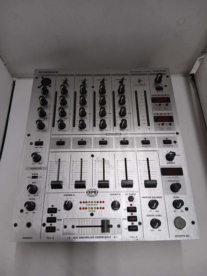 BEHRINGER DJ-Mixer DJX700