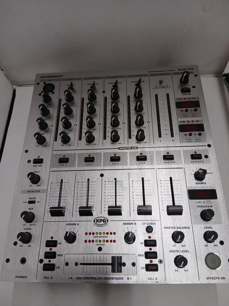 BEHRINGER DJ-Mixer DJX700