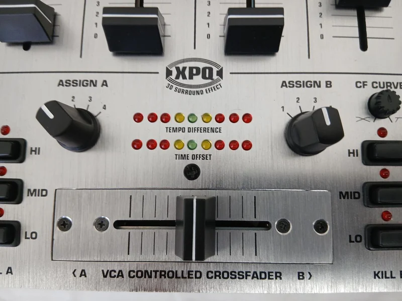 BEHRINGER DJ-Mixer DJX700