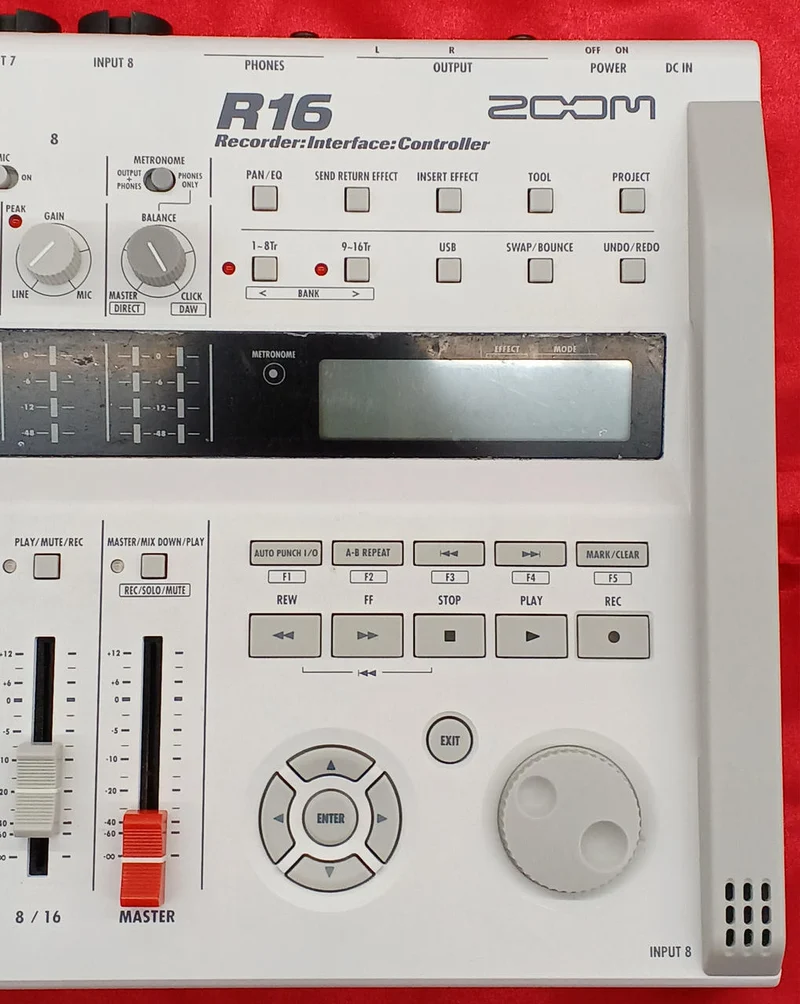 [SCHROTT] ZOOM Digital MTR R16