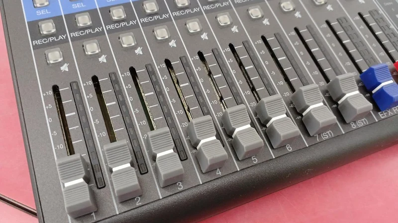 ZOOM ☆ Digitalmixer LIVETRAK L-8