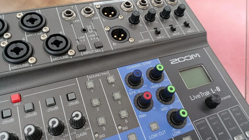 ZOOM ☆ Digitalmixer LIVETRAK L-8