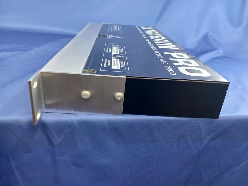 BEHRINGER Mikrofonvorverstärker MIC2200