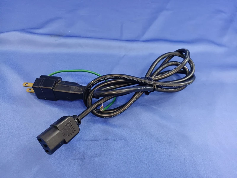 BEHRINGER Mikrofonvorverstärker MIC2200