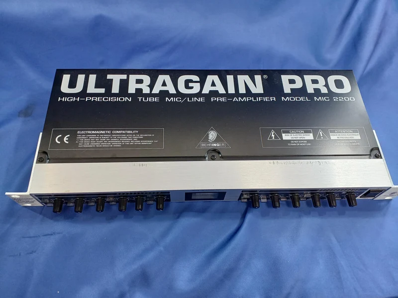 BEHRINGER Mikrofonvorverstärker MIC2200