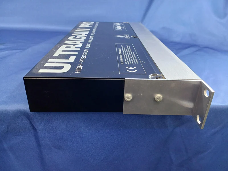 BEHRINGER Mikrofonvorverstärker MIC2200