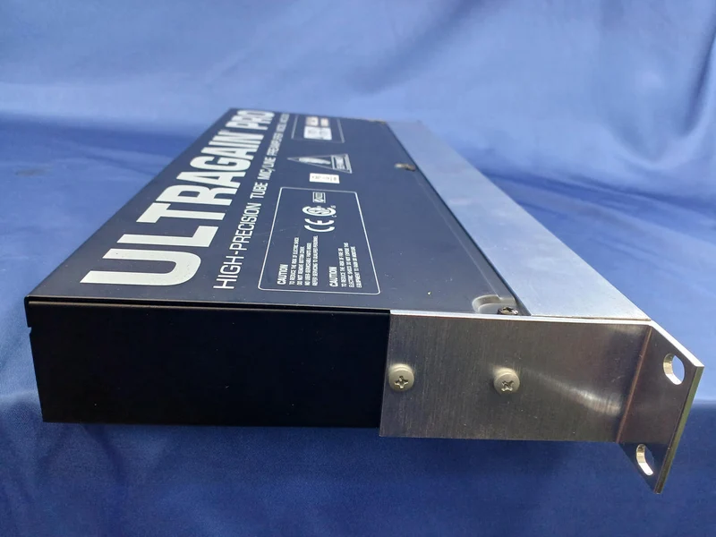 BEHRINGER Mikrofonvorverstärker MIC2200