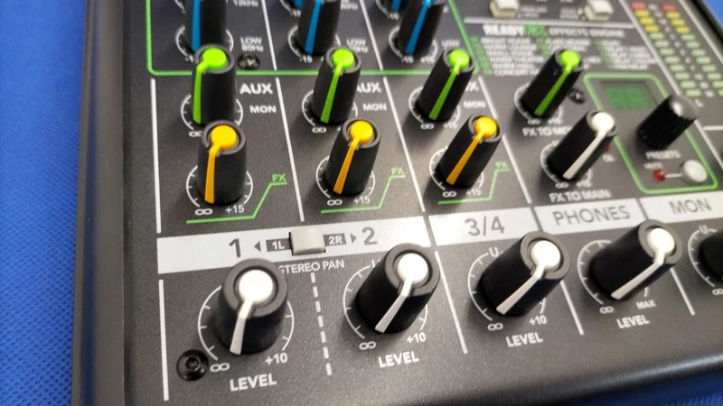 MACKIE Analogmixer PROFX4V2