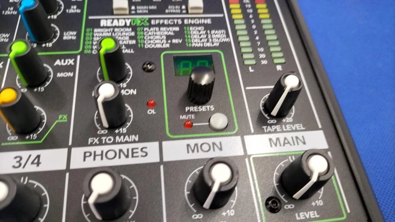 MACKIE Analogmixer PROFX4V2