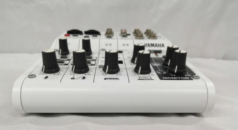 [SCHROTT] YAMAHA [Schrott] Webcasting-Mixer AG06