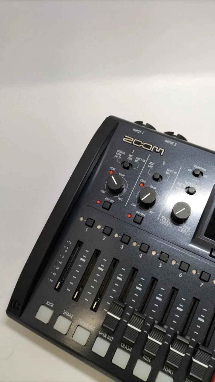 ZOOM MTR R8