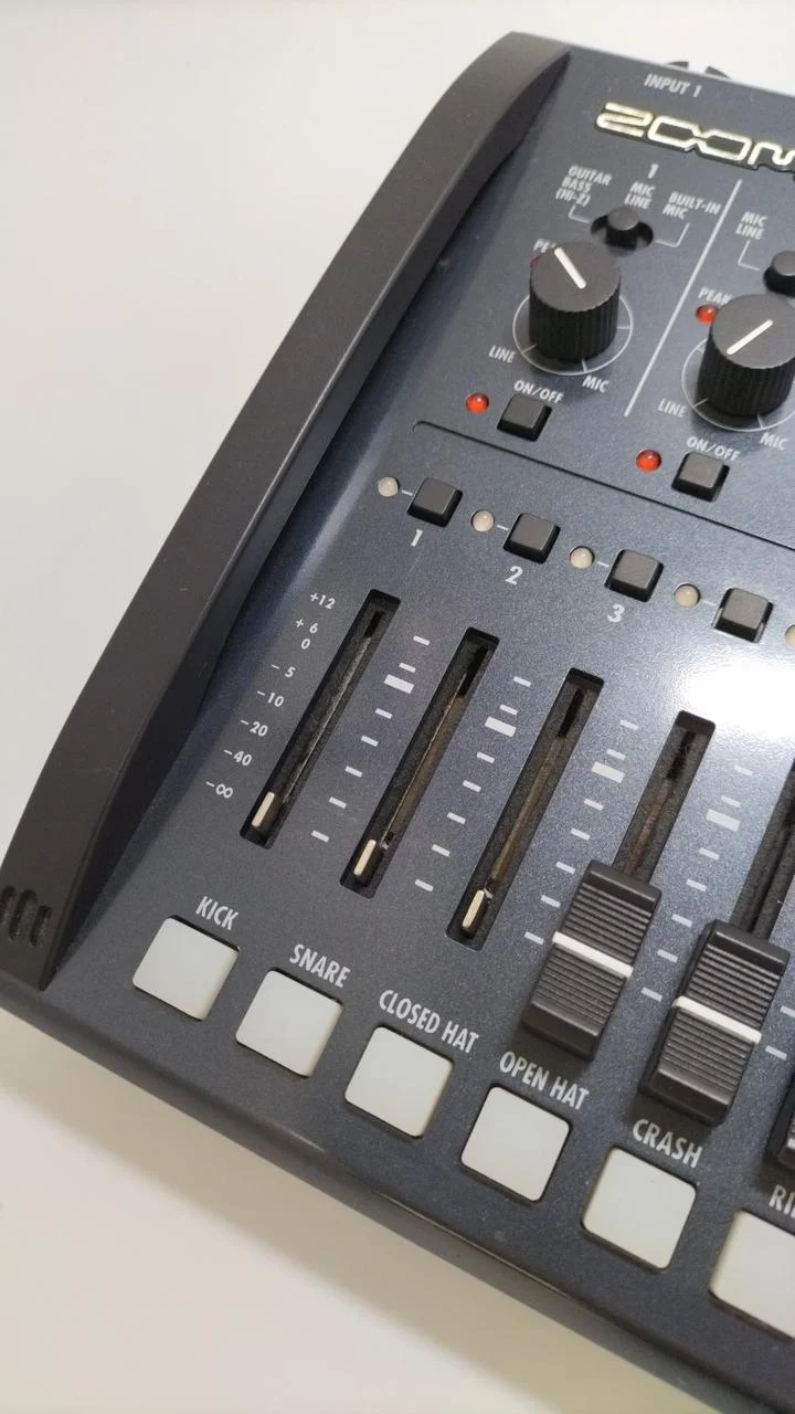 ZOOM MTR R8