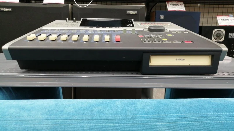 [SCHROTT] YAMAHA MTR AW2816