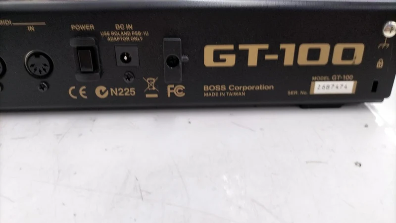 BOSS Multi-Effektgerät GT-100