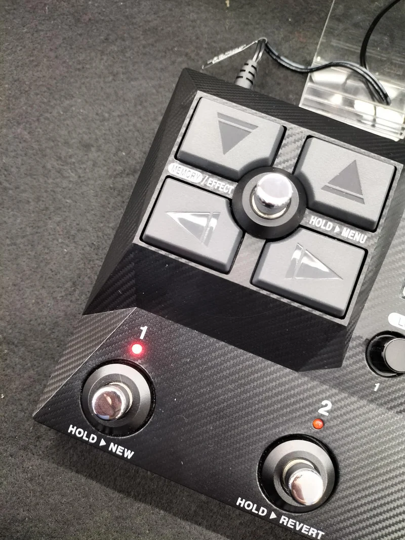ZOOM Multi-Effektpedal B2 FÜR