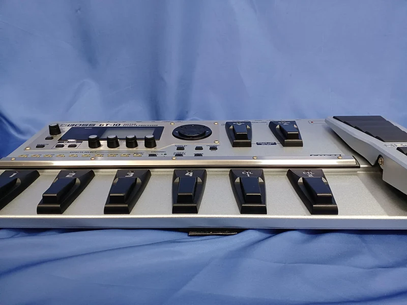 BOSS Multi-Effektgerät GT-10