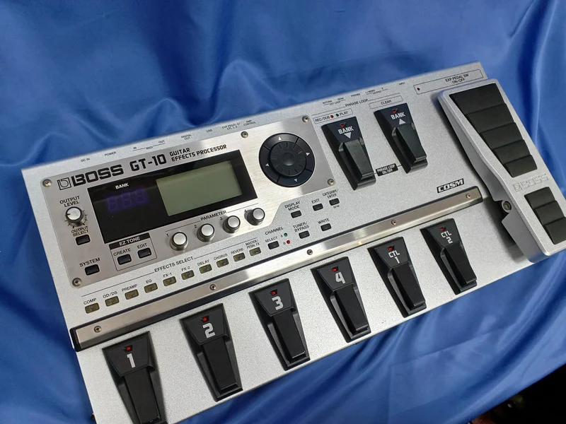 BOSS Multi-Effektgerät GT-10