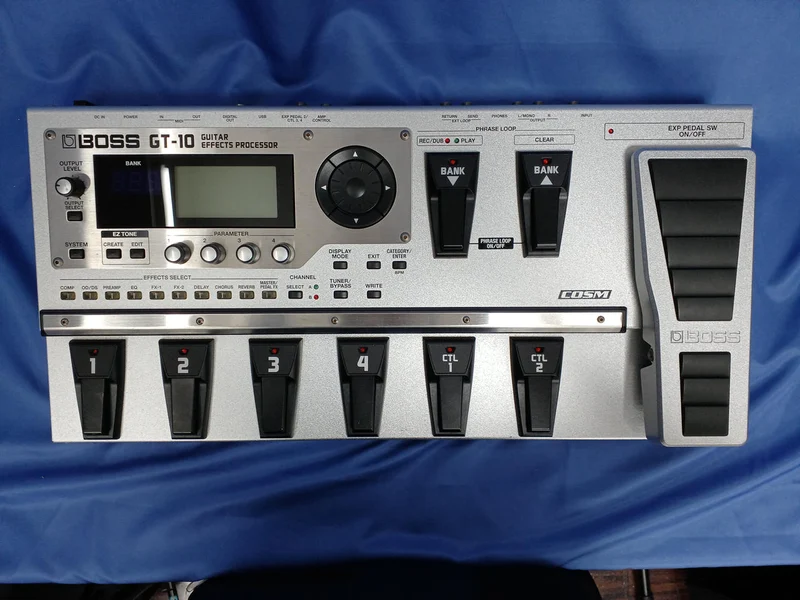 BOSS Multi-Effektgerät GT-10