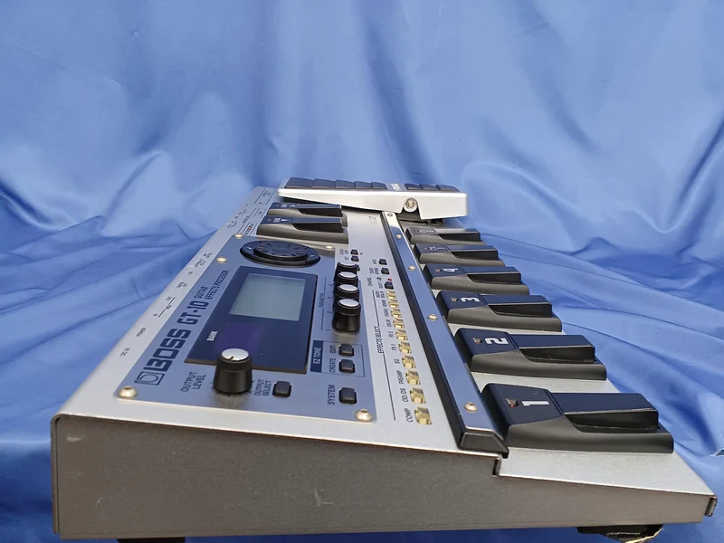 BOSS Multi-Effektgerät GT-10