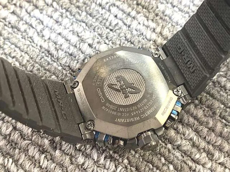 CASIO Quarz-Analog-Armbanduhr MRG-B2100R-2AJR