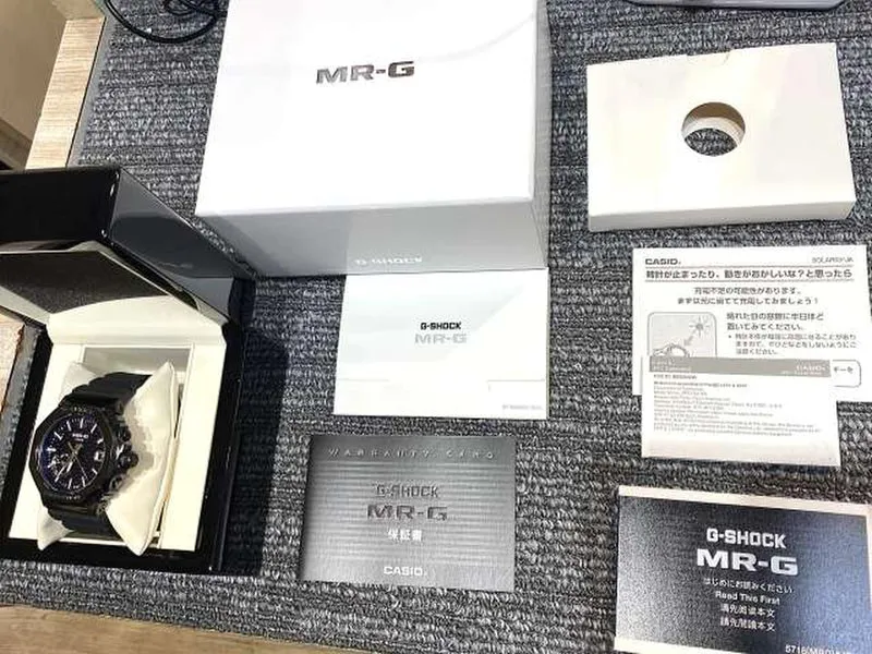CASIO Quarz-Analog-Armbanduhr MRG-B2100R-2AJR