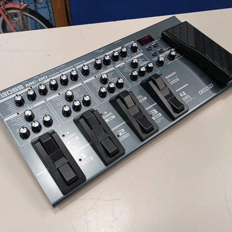 BOSS Multi-Effektpedal ME-80
