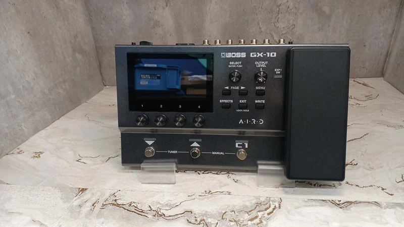 BOSS Multi-Effektgerät GX-10