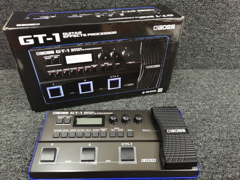 [SCHROTT] BOSS Multi-Effektgerät GT-1