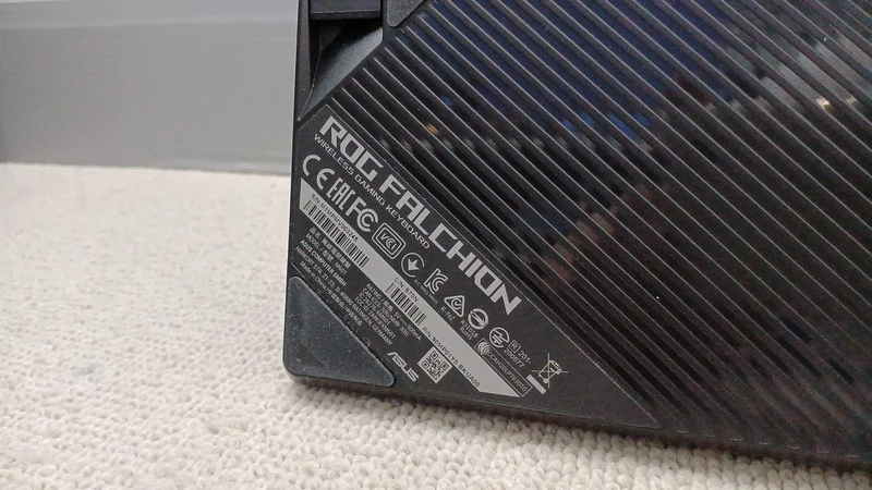 ASUS Gaming-Tastatur ROG FALCHION M601