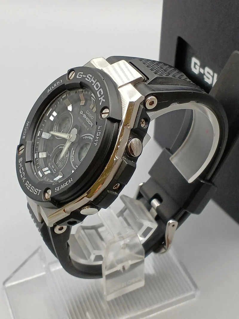 CASIO G-SHOCK GST-W300