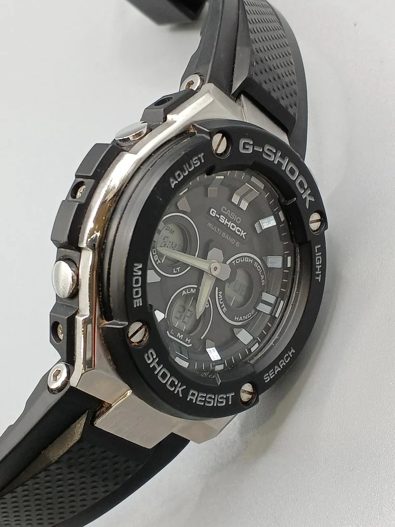 CASIO G-SHOCK GST-W300