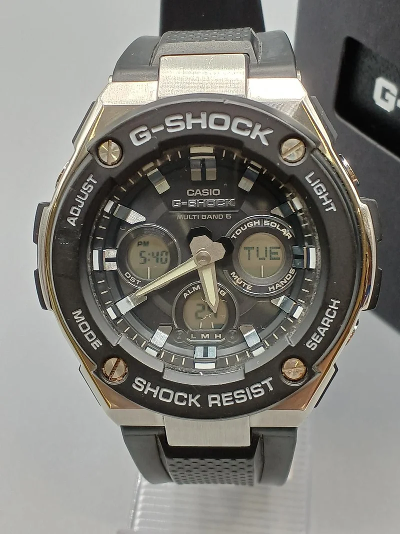 CASIO G-SHOCK GST-W300