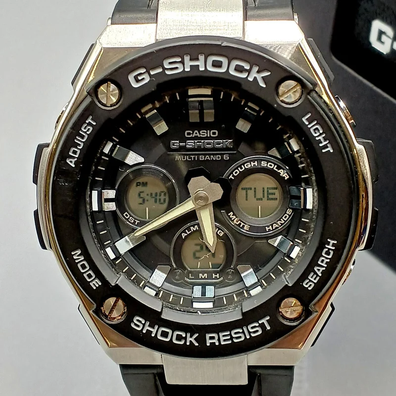 CASIO G-SHOCK GST-W300