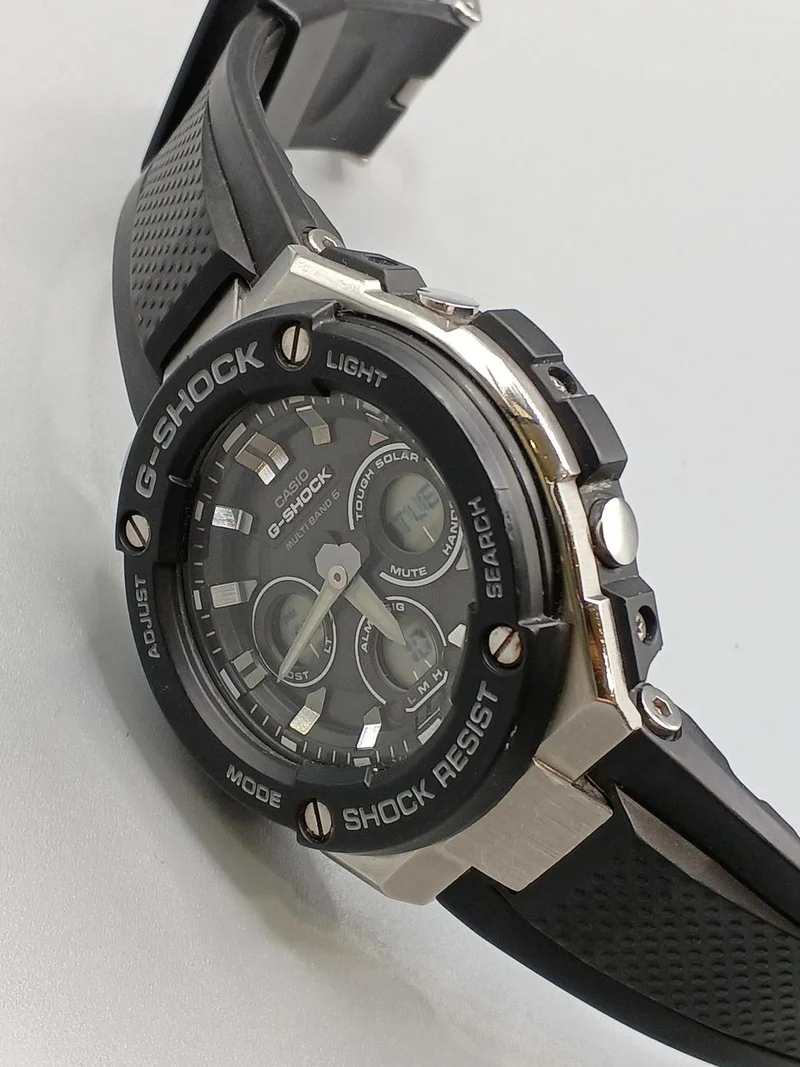 CASIO G-SHOCK GST-W300
